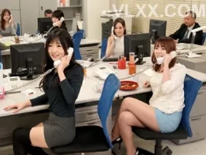 Đặc vụ bí mật_Một cô gái không biết cách hẹn hò, một cô gái xinh đẹp, với khuôn mặt dễ thương và đôi chân gợi cảm, nắm lấy một con cặc lớn và cổ họng sâu